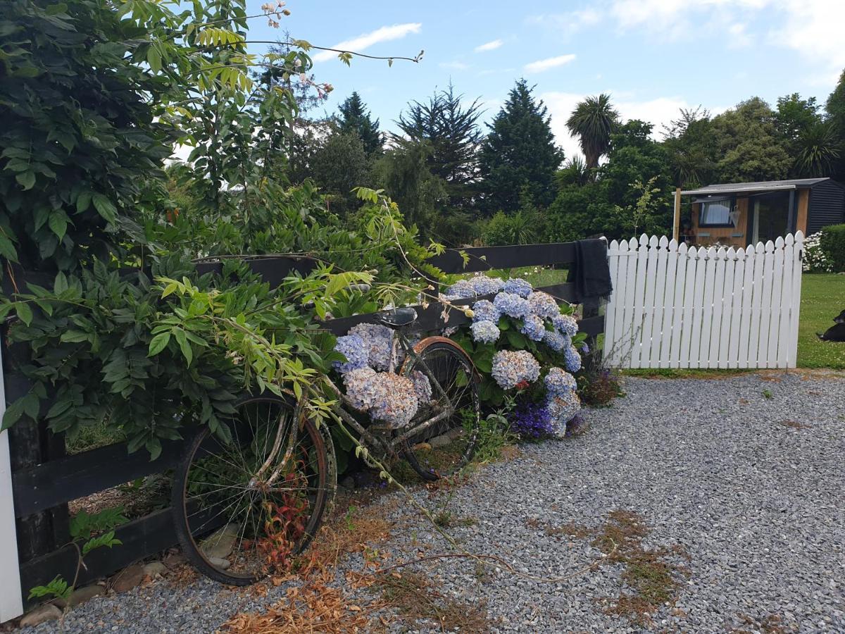 Cabins On Tudor Bed & Breakfast Motueka Esterno foto